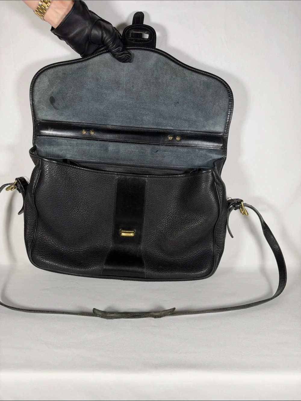 Dooney & Bourke top handle